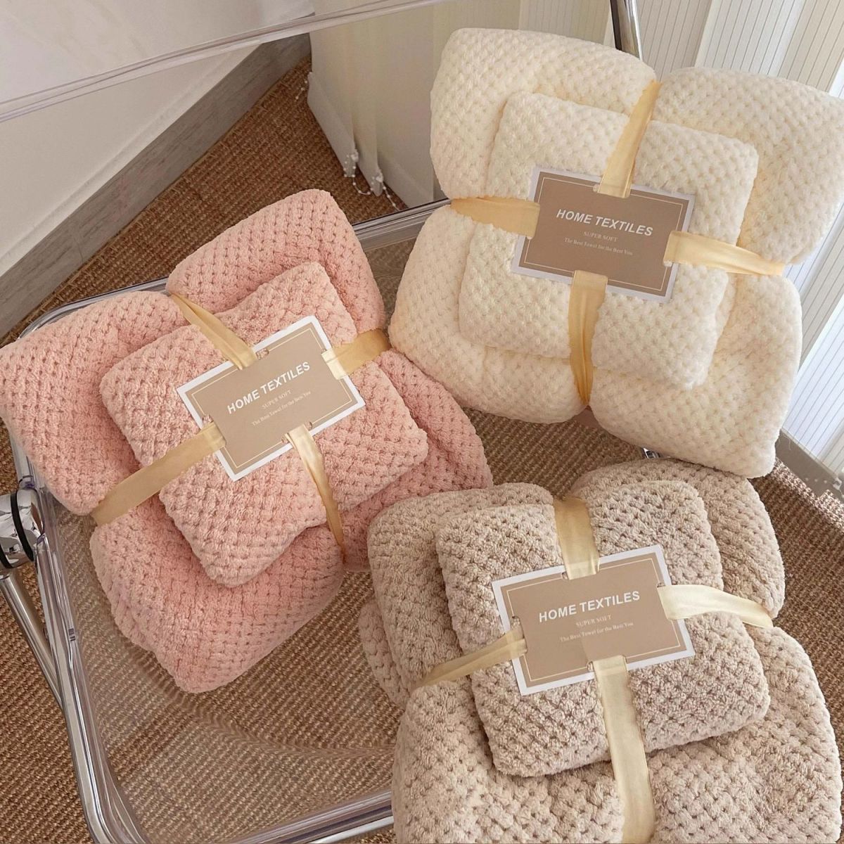 [Over 10,000 sold] A two-piece set of bath towels and towels that are more absorbent than pure cotton. It dries quickly for adults and children and does not shed hair