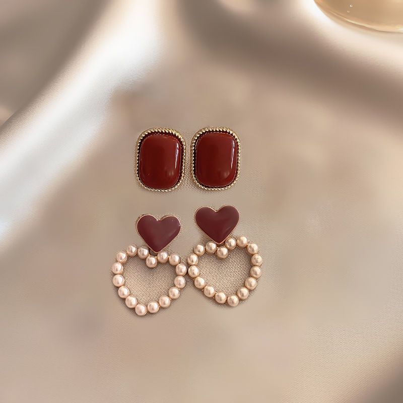 Wine Red Vintage Hong Kong Style Ear Clip with No Ear Hole, Feminine Style, High Grade Pearl Earrings, 2023 Trendy Style with Earstuds